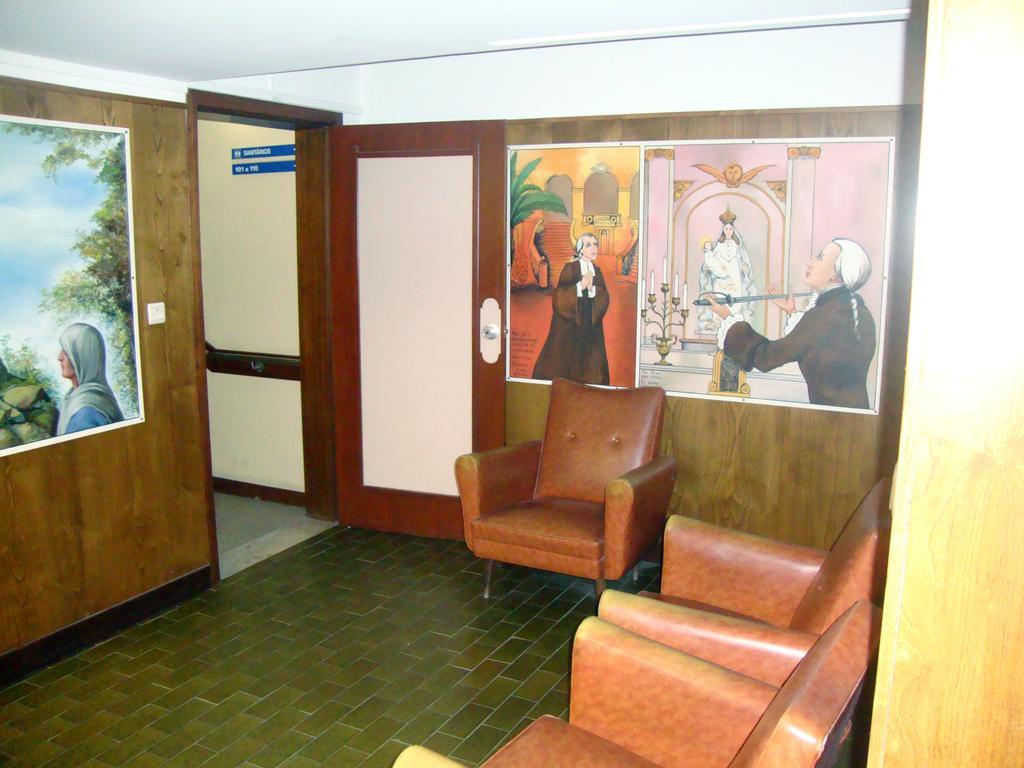Casa De Retiros N. S. Perpetuo Socorro Hotel Guimaraes Room photo